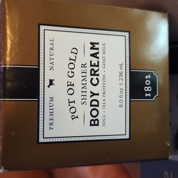 NIB Pot of Gold Shimmer Body Cream Goats Milk - Picture 4 of 4